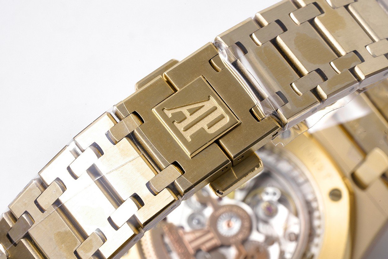 Audemars Piguet Royal Oak JUMBO Yellow Gold Blue dial - Image 3