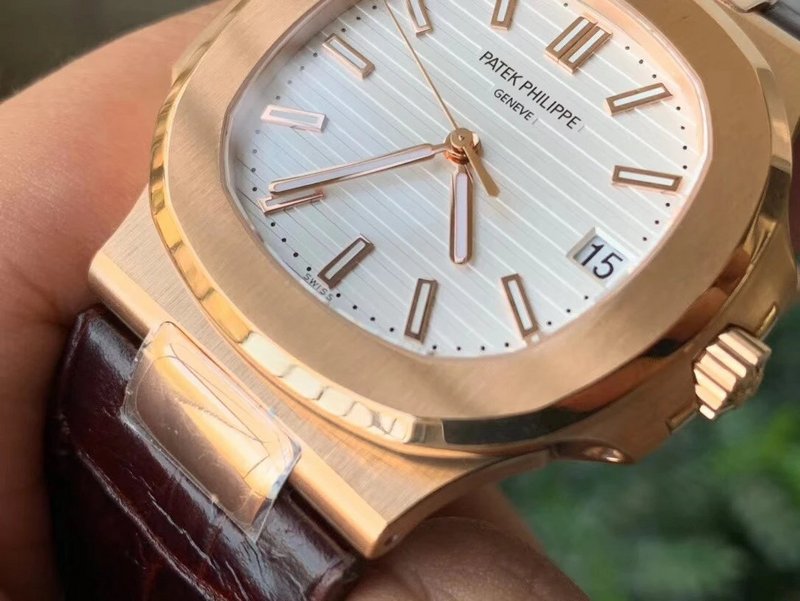 Patek Philippe nautilus 5711 brown Leather Strap Swiss Movement Replica - Image 3