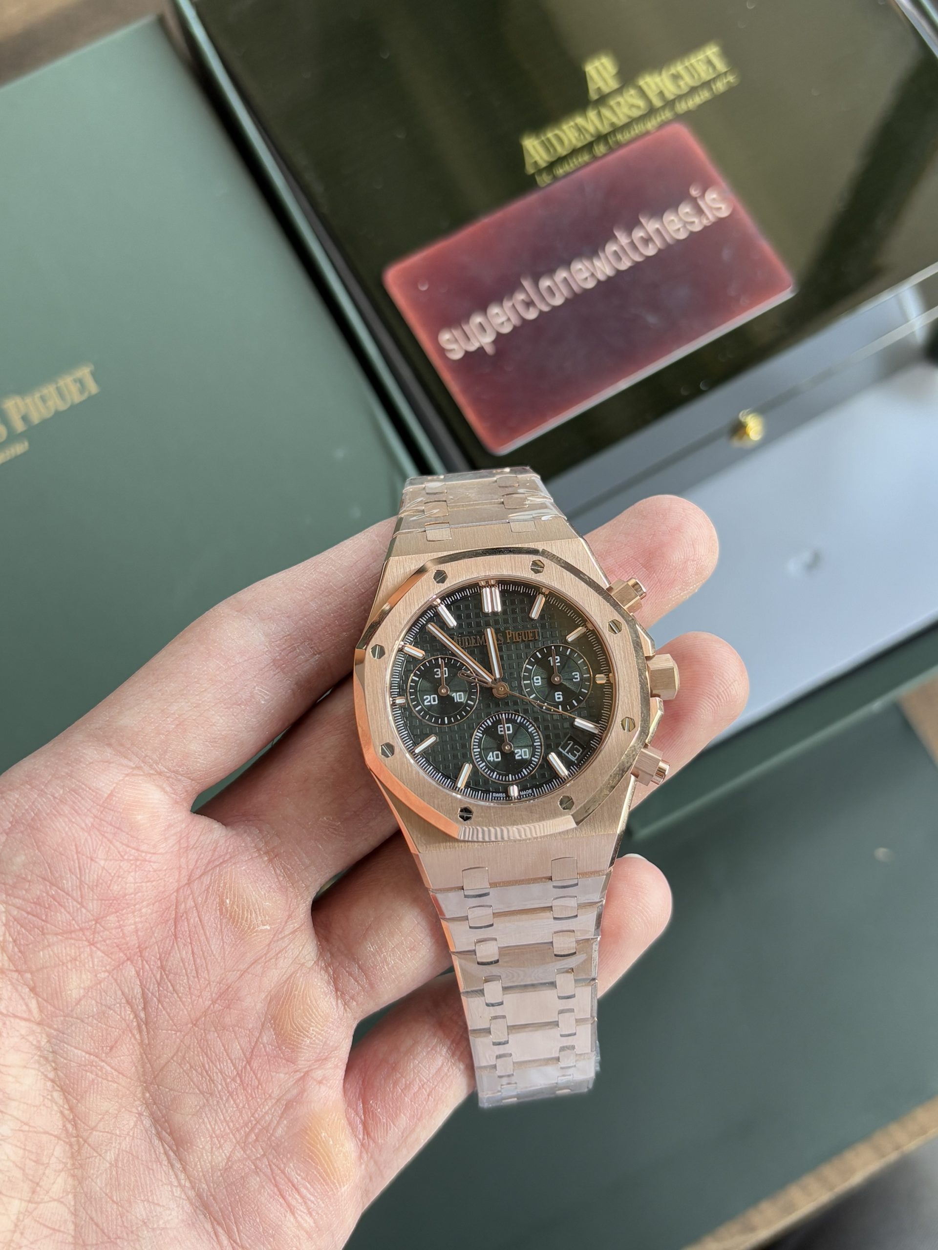 Audemars Piguet Royal Oak Chronograph Ref.26240 Rose Gold Green Dial Replica - Image 2