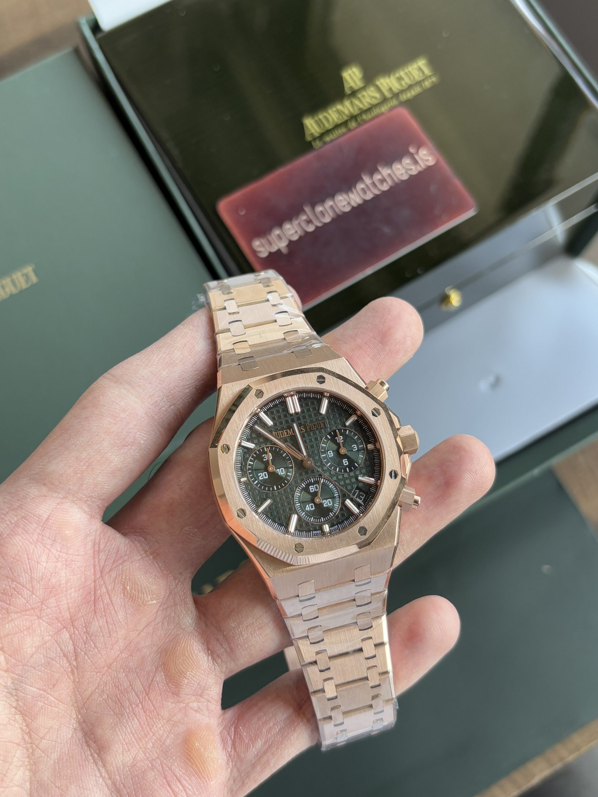 Audemars Piguet Royal Oak Chronograph Ref.26240 Rose Gold Green Dial Replica - Image 3