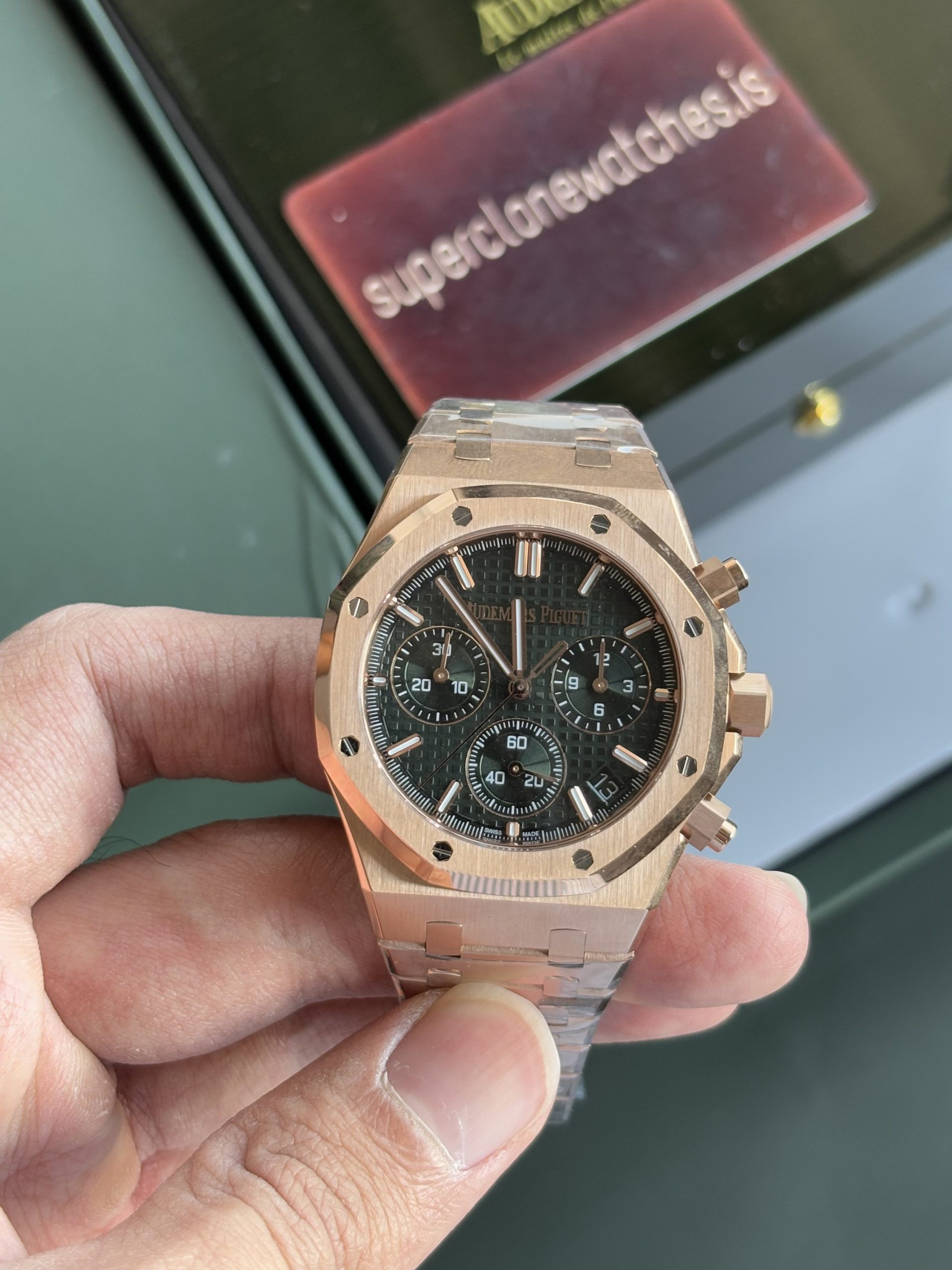 Audemars Piguet Royal Oak Chronograph Ref.26240 Rose Gold Green Dial Replica - Image 6