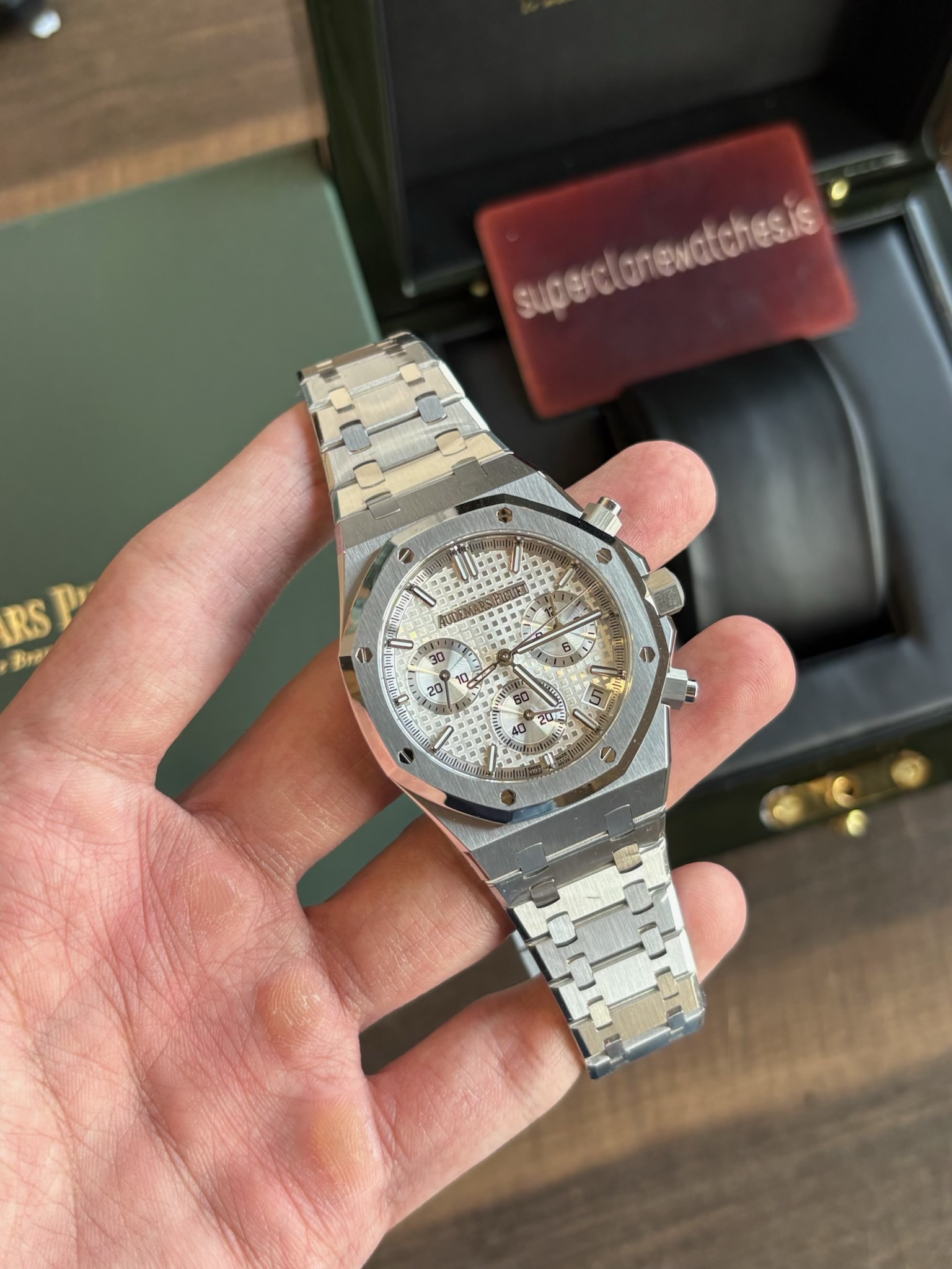 AP Royal Oak Ref26240 Silver/White Dial Chronograph 4401 Movement Super Clone - Image 3