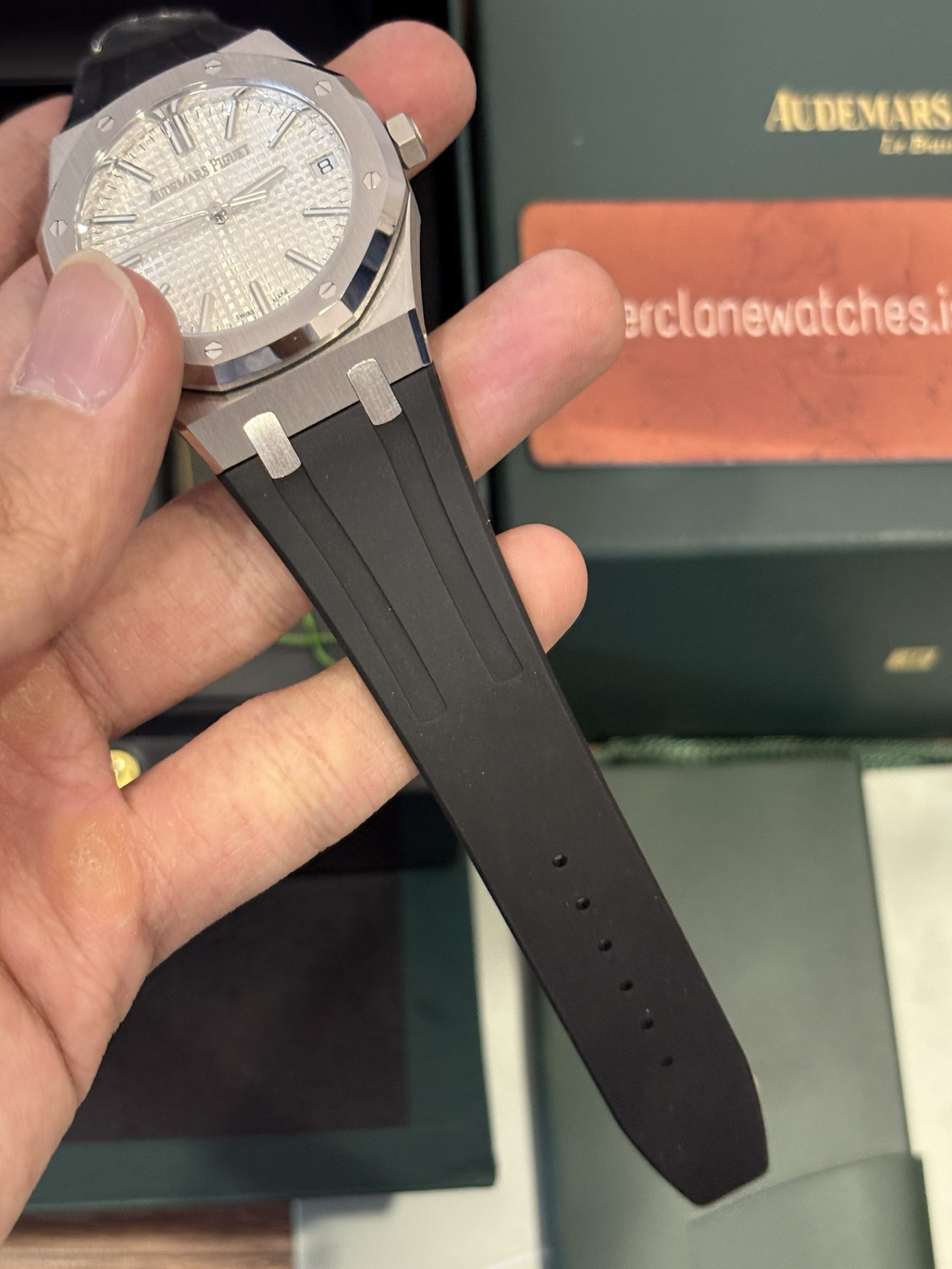 Audemars Piguet Royal Oak 15510ST White Dial Black Rubber Strap Super Clone - Image 7