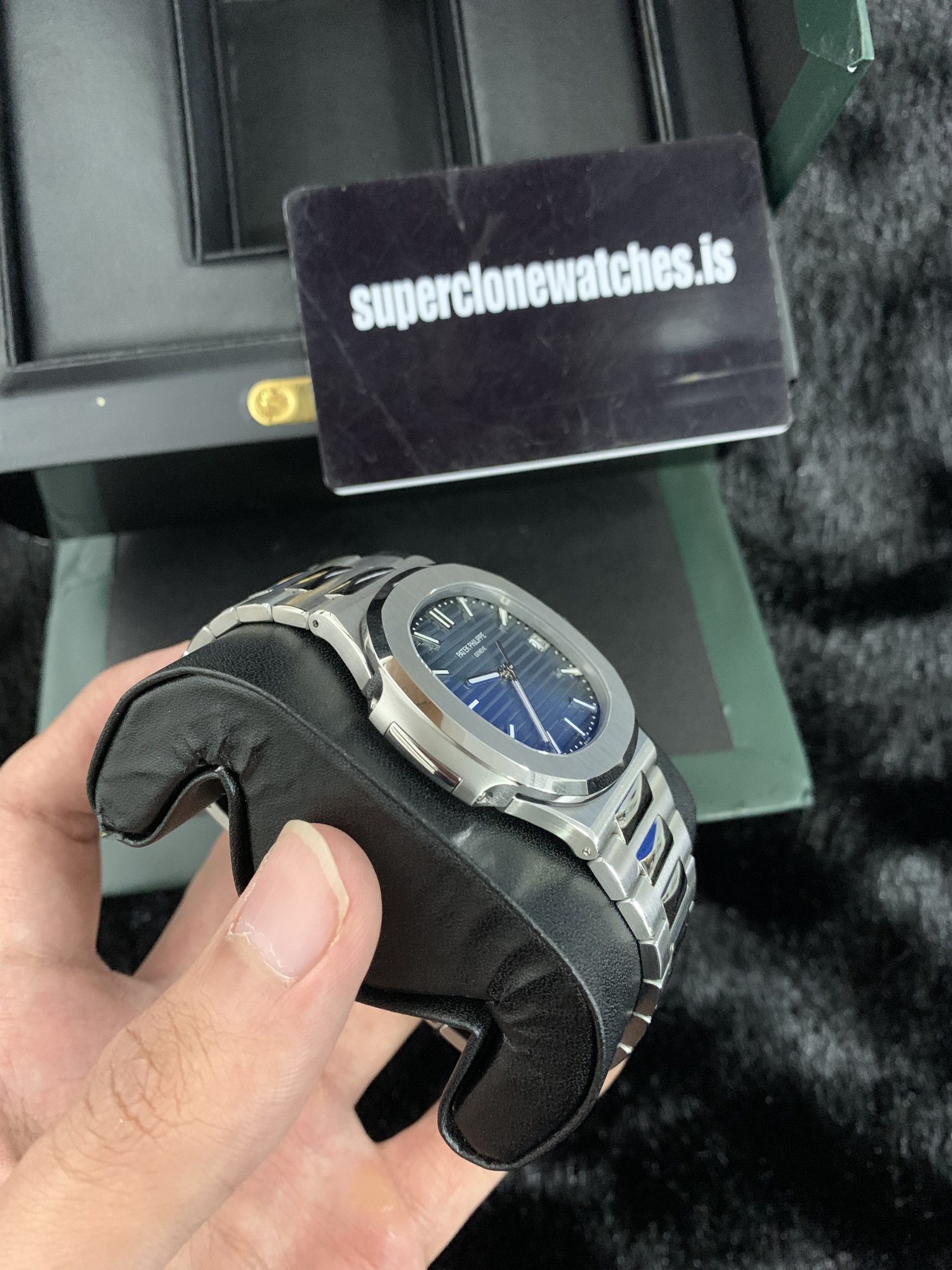Patek Philippe Nautilus 5811 Replica New Clasp - Image 2